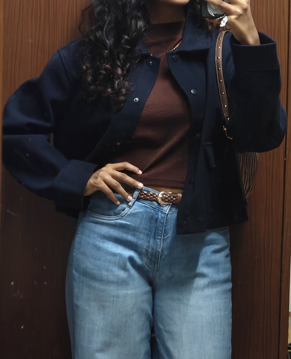 ignisthefiyah's tweet photo. Fashion sense is only bomb when it's chilly outside https://t.co/yHreTPPH42