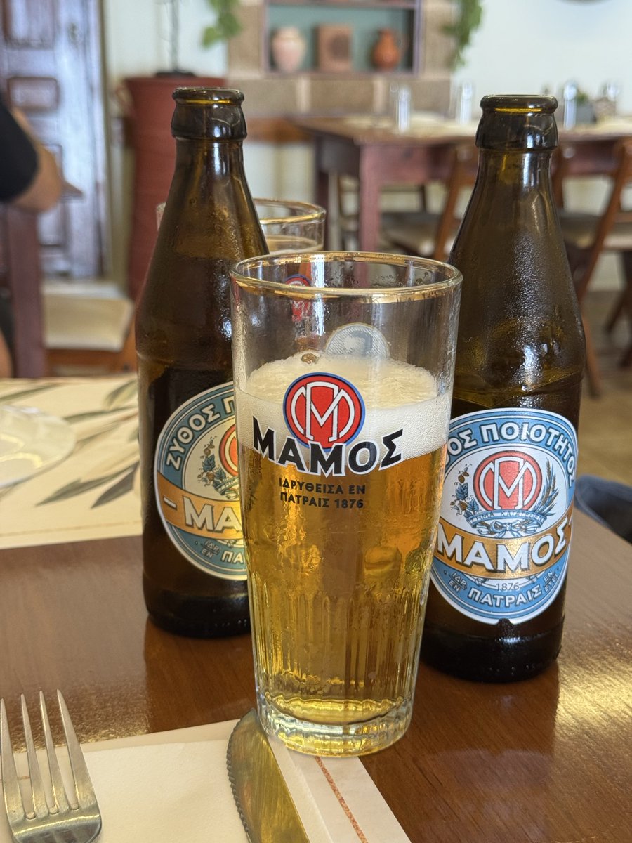 maxelpe's tweet photo. Wciąż nie trzeba mi wiele. Wystarczy pogoda, w oczach słońca promienie
Wino, browar lub koniak, klimat morza na niebie.. 🎶 🇬🇷 https://t.co/6FQq1dYZEC