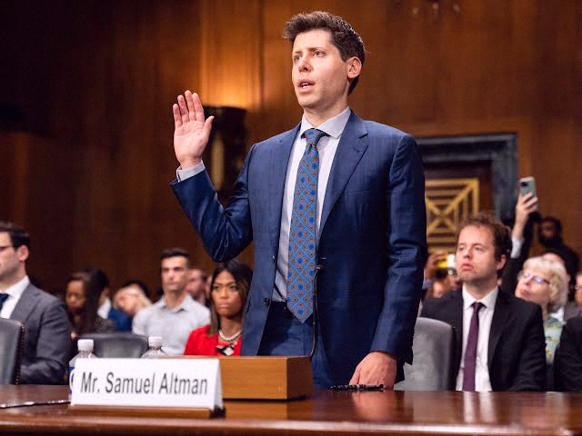 Naitsirk84's tweet photo. Breaking: Sam Altman &amp; OpenAI reportedly talking with the US 🇺🇸 government about giving it a 5% stake — per Financial Times https://t.co/eqJeBBhEdV