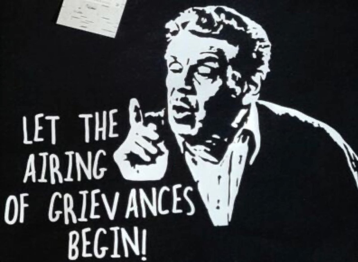 daxman67's tweet photo. #Seinfeld #festivus https://t.co/rqmVL3aFCr