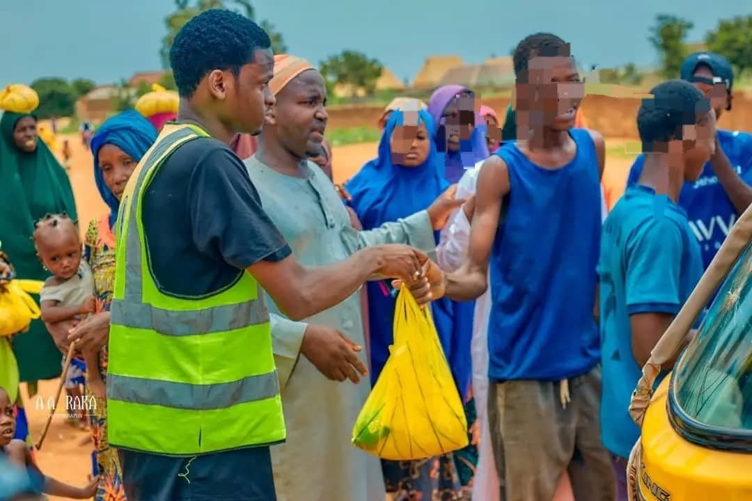 Zahra_Relief_F's tweet photo. NO ONE CHOOSES TO BECOME DISPLACED.

Zahra Relief Foundation visited an Internally Displaced Persons (IDPs) camp in Guiwa ECA, Sokoto State, bringing not only relief materials but also hope, compassion, and prayers to families forced from their homes.

 #HumanitarianAid

1/4 https://t.co/ncjXrgid75