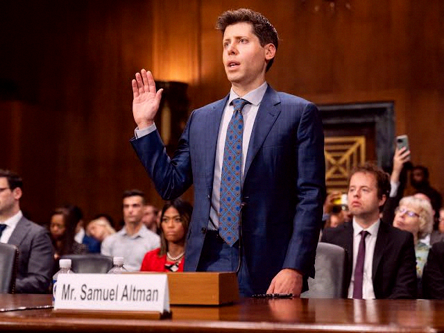 wpd805's tweet photo. Breaking: Sam Altman and OpenAI are reportedly negotiating with the 🇺🇸 US government to offer them a 5% stake in the company, according to Financial Times. https://t.co/NHjnkX8cKK
