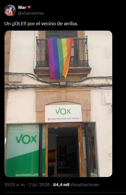 RaulGallart80's tweet photo. El vecino de arriba de la sede de VOX coloca una bandera LGTBI. ¿Qué ocurre? NADA. 

Ahora la misma bandera encima de una mezquita y me cuentas... ¡OLE!🤦‍♂️ https://t.co/Xn0KuC2IYF