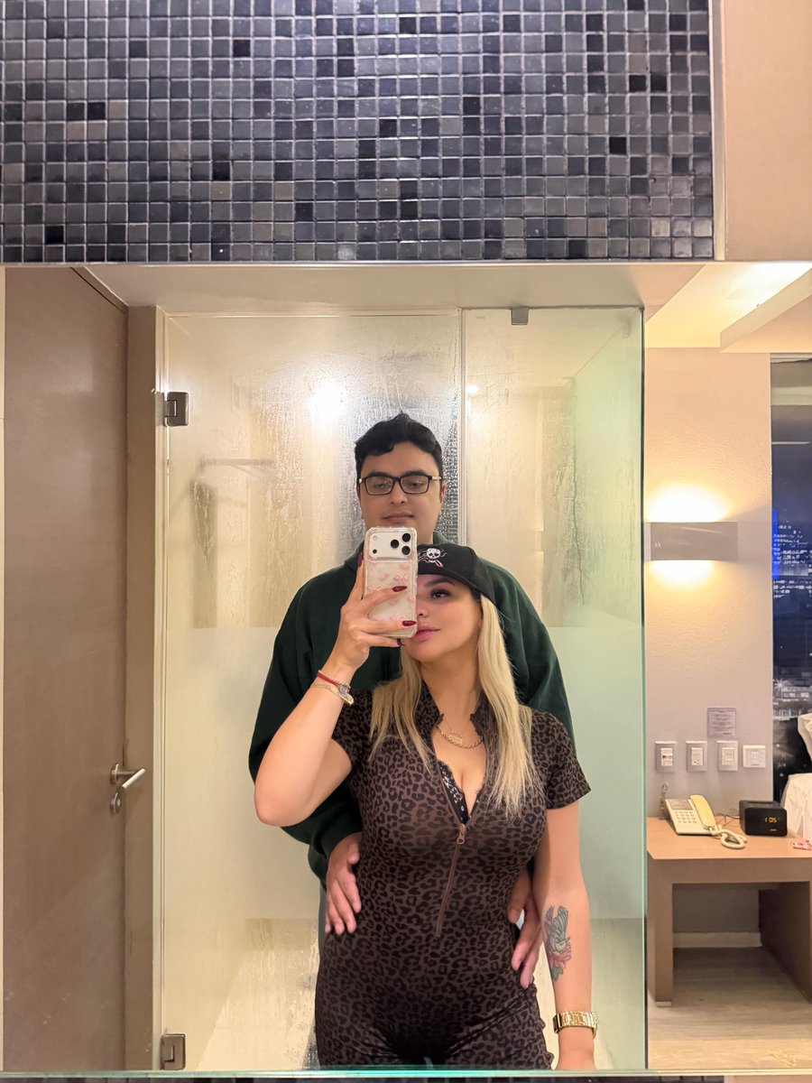 MalenyKGB's tweet photo. Con mi bb @FONTAlNEKGB 

🦈VƐŔÄCRÜŹ📍

https://t.co/xAFjhD1Wfn https://t.co/BDDEr95D7V