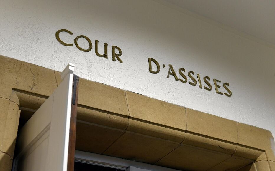 Frontieresmedia's tweet photo. 🚨 Farid Lehmann, 42 ans, a été reconnu coupable du viol d'une femme de 28 ans à son domicile en 2022. L'identification par son ADN a été déterminante. En état de récidive légale, il écope de 30 ans de réclusion avec une période de sûreté de 20 ans. (Le Parisien) https://t.co/yTFUI0ujwN