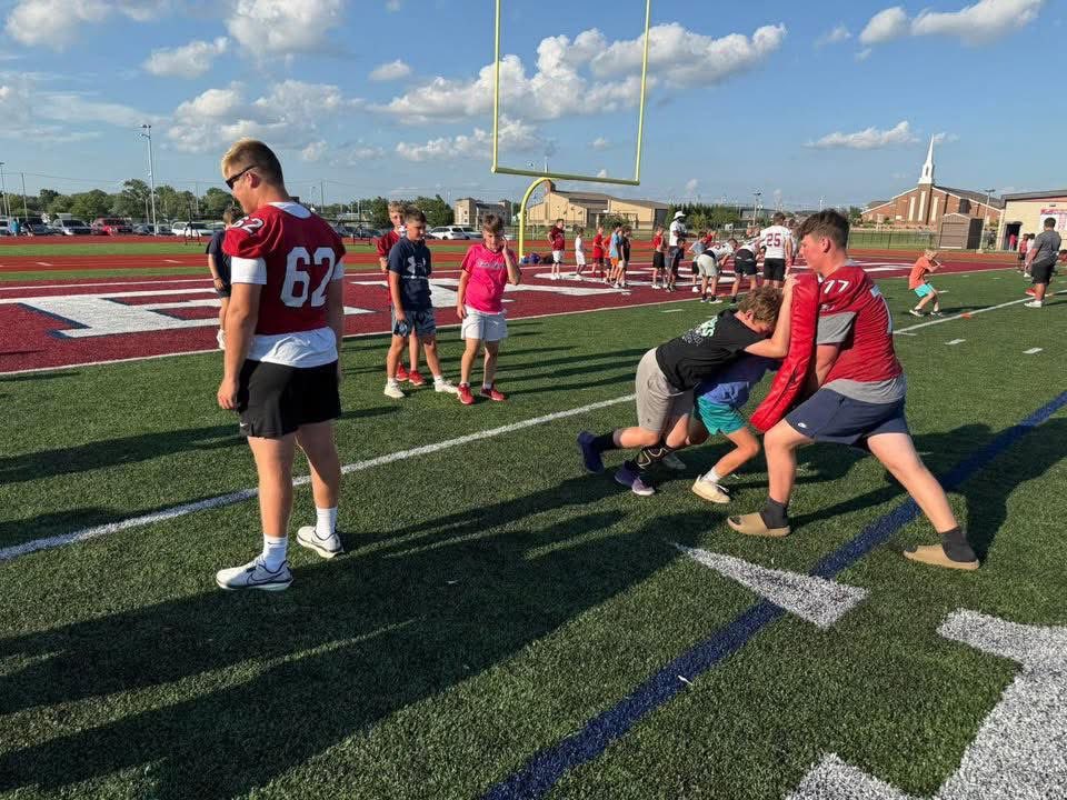 JoplinFootball's tweet photo. Joplin Football Youth Camp is coming! This camp is for players entering grades 3-6 for the 2026 - 27 school year.  It takes place on JULY 13, 14, and 15 from 6:00 - 8:00 p.m.

Pre-register using the google form below.

https://t.co/rMabV2xGuD

#RTS #FamilySacrificeUnity #GoEagles https://t.co/bzZVQfd0Cc
