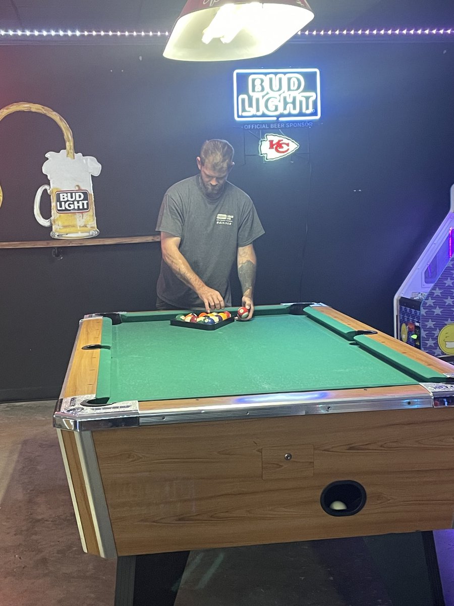 RennerSupplyCam's tweet photo. Photos from our Super Tech Day celebration! 

#CentralMissouri #SuperTechDay #RennerGarageDoor #installers https://t.co/uuaHuXDhIU