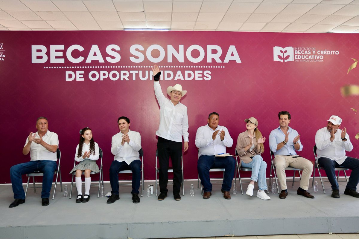 AlfonsoDurazo's tweet photo. Los compromisos se hacen de frente y también se cumplen de frente.

Entregamos Becas Sonora de Oportunidades a estudiantes de primaria, porque cada apoyo representa una oportunidad para que sigan estudiando y construyendo su futuro.

No hay mejor inversión que la que hacemos en la educación de nuestras niñas y niños.

#sonorasetransforma #tierradeoportunidades