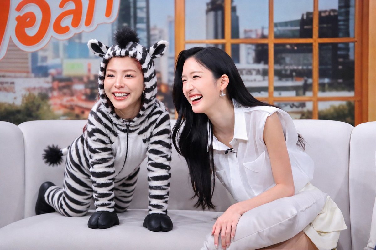 marie_ange0304's tweet photo. Never wear that pattern again, my child. You made me dizzy! 🤣🤣🤣
#FayePeraya https://t.co/WZ9jTvUkFM