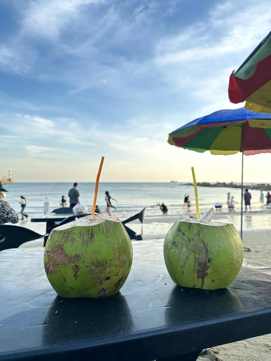 meccccccy's tweet photo. 夏は海が一番似合いますね！ https://t.co/t5buyLoHJa