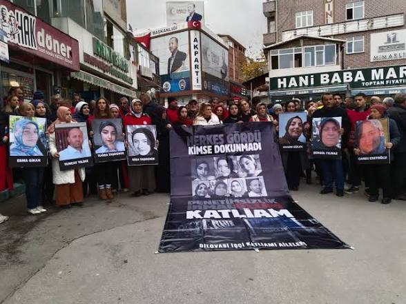 DilovasiAileler's tweet photo. 7 canımızın ölümünde sorumluluğu olanlar kamu görevlileri tahliye ediliyor. 

Eski zabıta müdürü Cengiz Taşdemir ve şimdiki zabıta müdürü vekili Nizamettin Balcı tahliye edildi. 

Biz mahkemelere, kamu görevlilerine ve bir daha bu katliamların olmayacağına nasıl güveneceğiz?

@adalet_bakanlik
Sevdiklerimizin canının bedeli 6 geceyi cezaevinde geçirmek mi? Bu mu ADALET dediğiniz? 

#DilovasıİçinAdalet