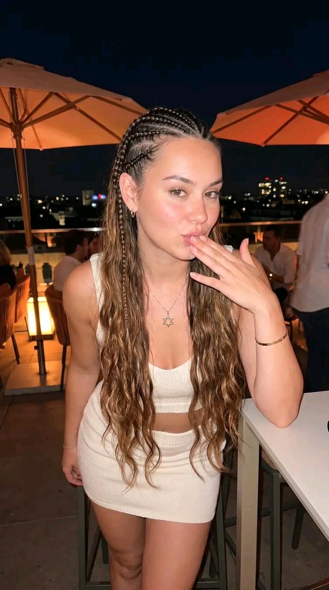 BerniceBoire's tweet photo. Coucou mes amours 🥰🥰🥰
Je vous 😘😘😘😘 https://t.co/RnAJ46sVSV