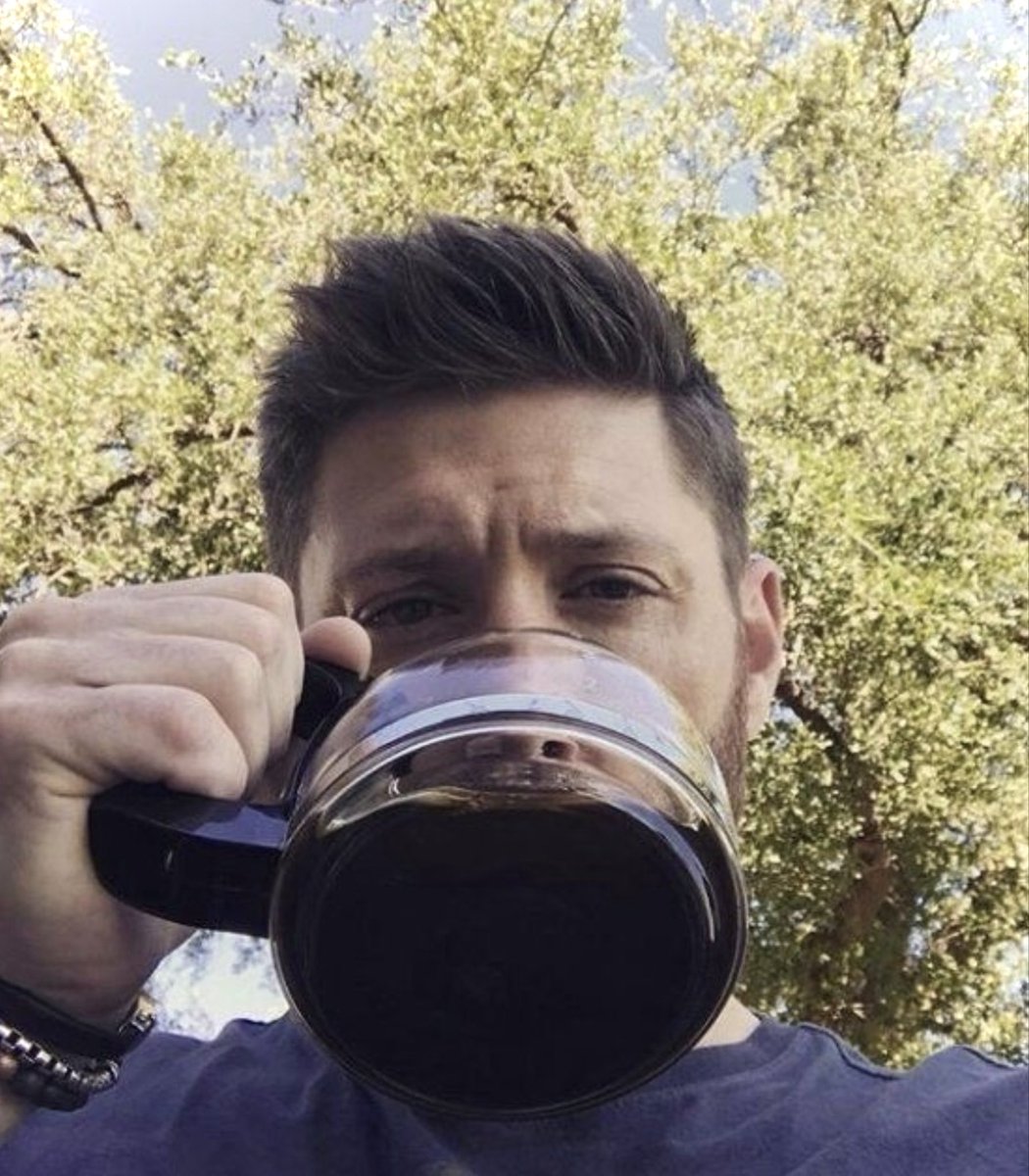 Uunvir's tweet photo. dean winchester and his daily coffee 

— a thread ☕️ 𐚁 https://t.co/hx0UxwIfle