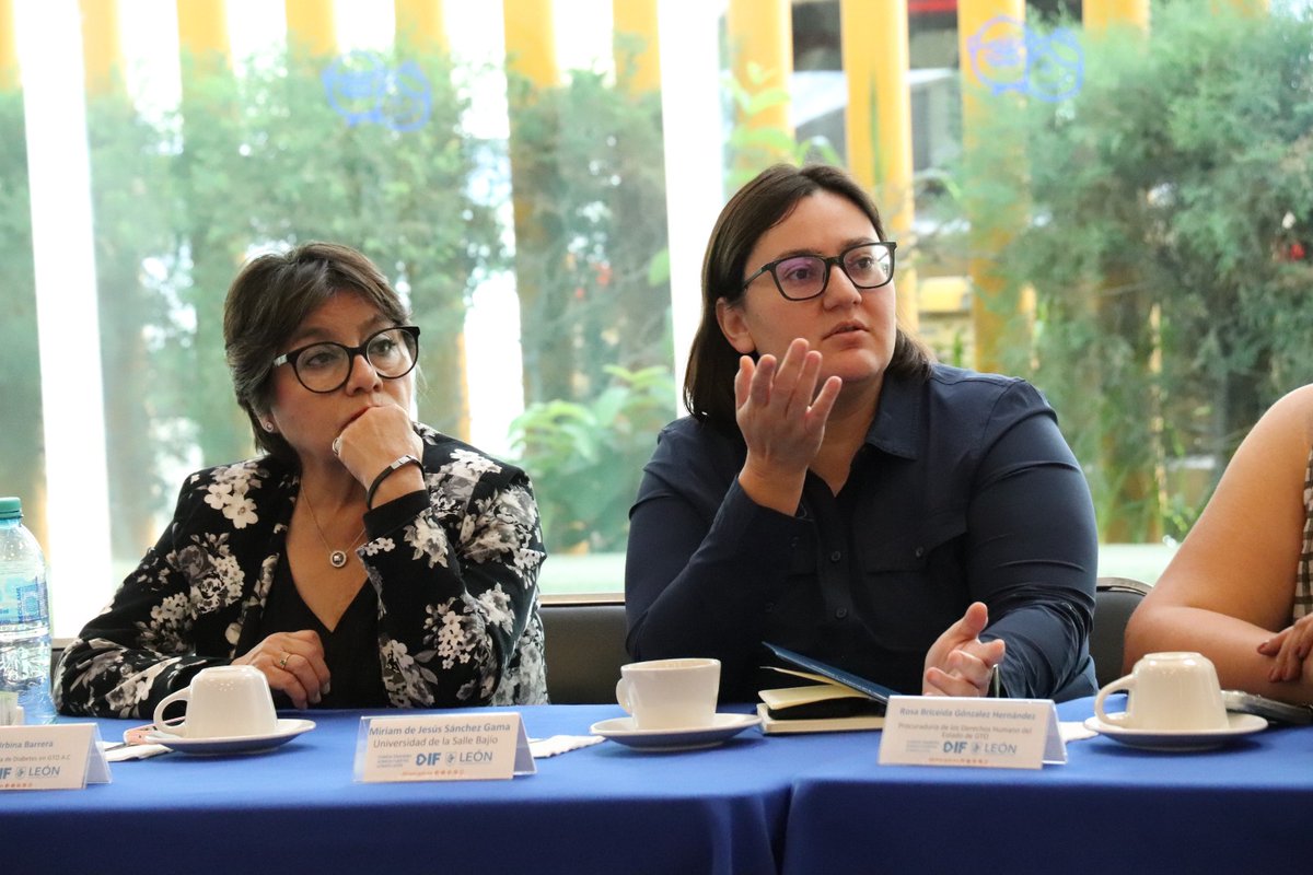 Implan_Leon's tweet photo. Además, conocimos los programas y servicios que brindan la Dirección General de Salud y el Instituto Municipal de las Mujeres para contribuir al bienestar de las personas adultas mayores en León. ✨📋 https://t.co/xyeTNVLwHr
