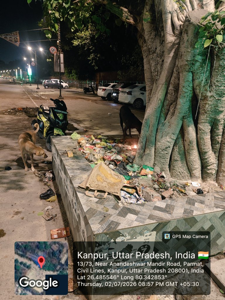 Monikan44's tweet photo. @nagarnigamknp @mayorkanpur @SBM_UP @NagarVikas_UP @DMKanpur @myogioffice @kanpursneed
#महादेव के द्वार पर कूड़े का दरबार! महापौर जी, नगर आयुक्त जी—क्या आपको भी यह नहीं दिखता? या फिर स्वच्छता सिर्फ़ कागज़ों और ���िज्ञापनों तक ही सीमित है?
#AnandeshwarMandir  

@VOICEOFNYAY https://t.co/rE3CCJuTv4