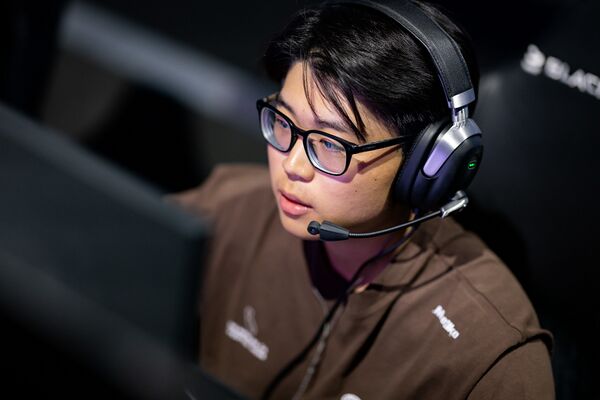 FearPursuit7's tweet photo. Who is the best igl ever?🤔 https://t.co/n6eIsXE7Ye