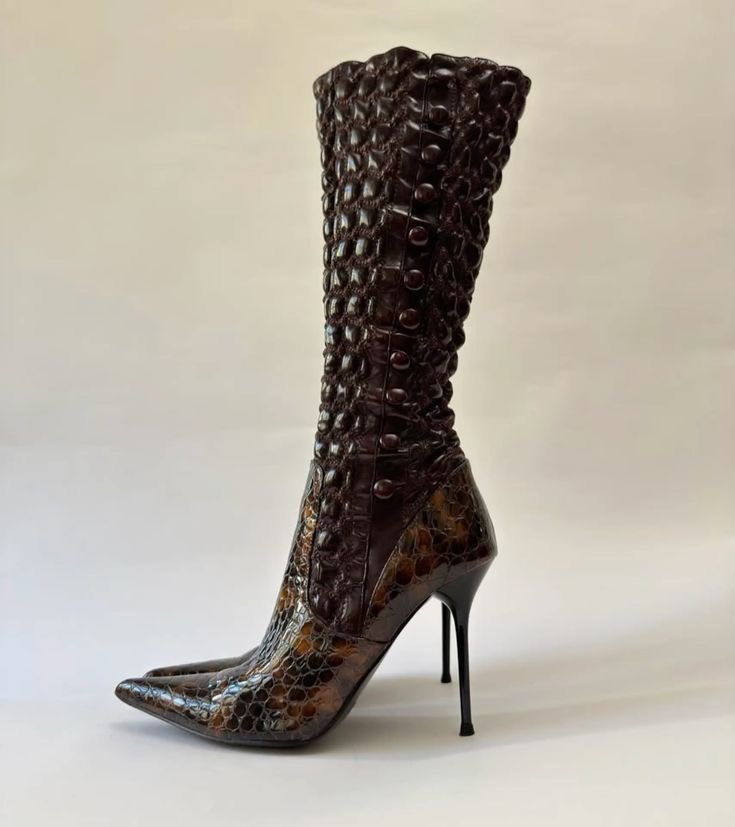 Eveboards's tweet photo. Nasty boots https://t.co/y2DThjNvCb