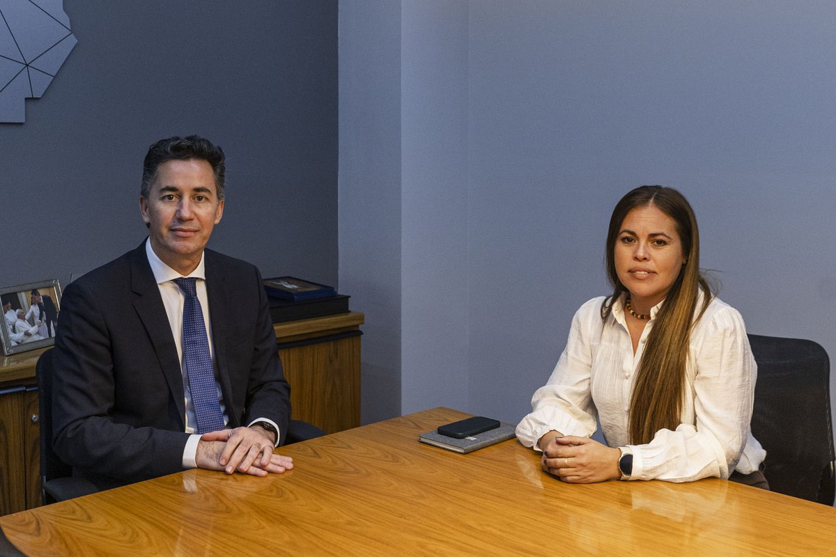 MinGobiernoCba's tweet photo. El ministro @ManuelCalvoCba mantuvo una nueva agenda de trabajo con gobiernos locales del interior provincial para avanzar en obras y proyectos que fortalecen el desarrollo de cada comunidad. https://t.co/JpEOaHeyZ4