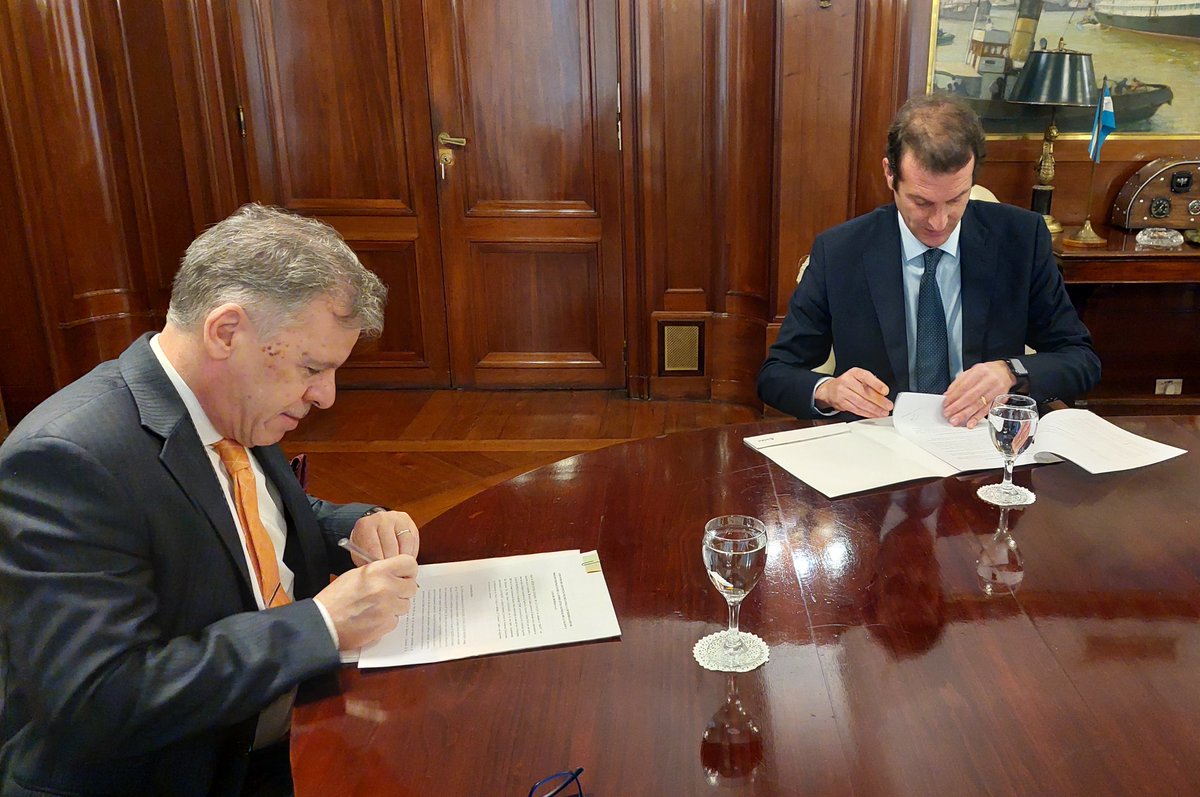 sigenarg's tweet photo. Firmamos un convenio de asistencia técnica con Casa de Moneda para la determinación de precios testigo. https://t.co/ACqiXCIxXb