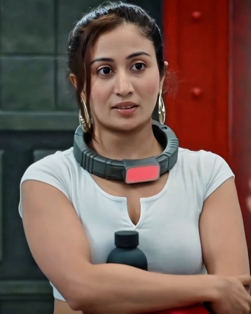 Shreyaxlockup's tweet photo. Her opinions and her style, always on point!! 
Don’t we all agree??

TRP OWNED BY SHREYA

#ShreyaKalra #LockUpp #LockUppSachYaSazaa #ShreyaWarriors https://t.co/Jk3hKvCemA