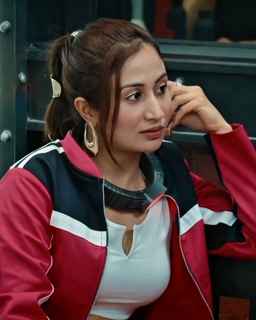 Shreyaxlockup's tweet photo. Her opinions and her style, always on point!! 
Don’t we all agree??

TRP OWNED BY SHREYA

#ShreyaKalra #LockUpp #LockUppSachYaSazaa #ShreyaWarriors https://t.co/Jk3hKvCemA