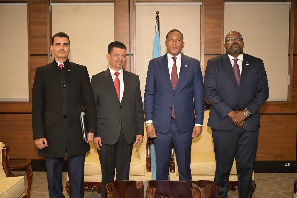 SADR_SAHARA's tweet photo. الرئيس البوتسواني يستقبل محمد يسلم بيسط بصفته مبعوثا خاصا للرئيس الصحراوي ويجدد دعم بلاده لحق الشعب الصحراوي في تقرير المصير.
https://t.co/gzNce2sHFU https://t.co/uDgfnai0tj