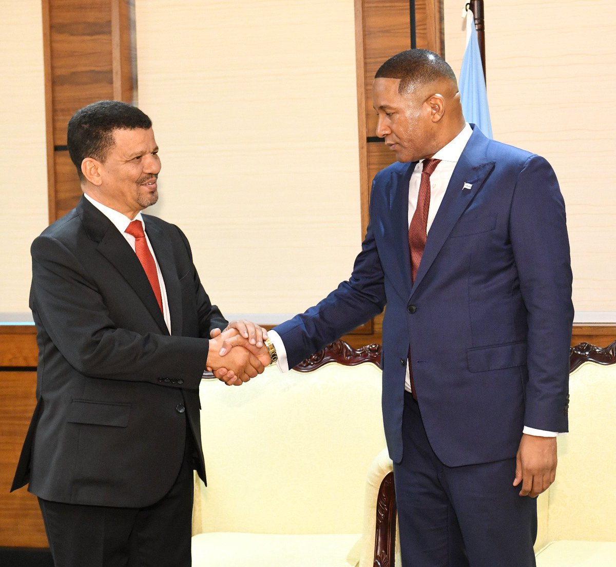 SADR_SAHARA's tweet photo. الرئيس البوتسواني يستقبل محمد يسلم بيسط بصفته مبعوثا خاصا للرئيس الصحراوي ويجدد دعم بلاده لحق الشعب الصحراوي في تقرير المصير.
https://t.co/gzNce2sHFU https://t.co/uDgfnai0tj