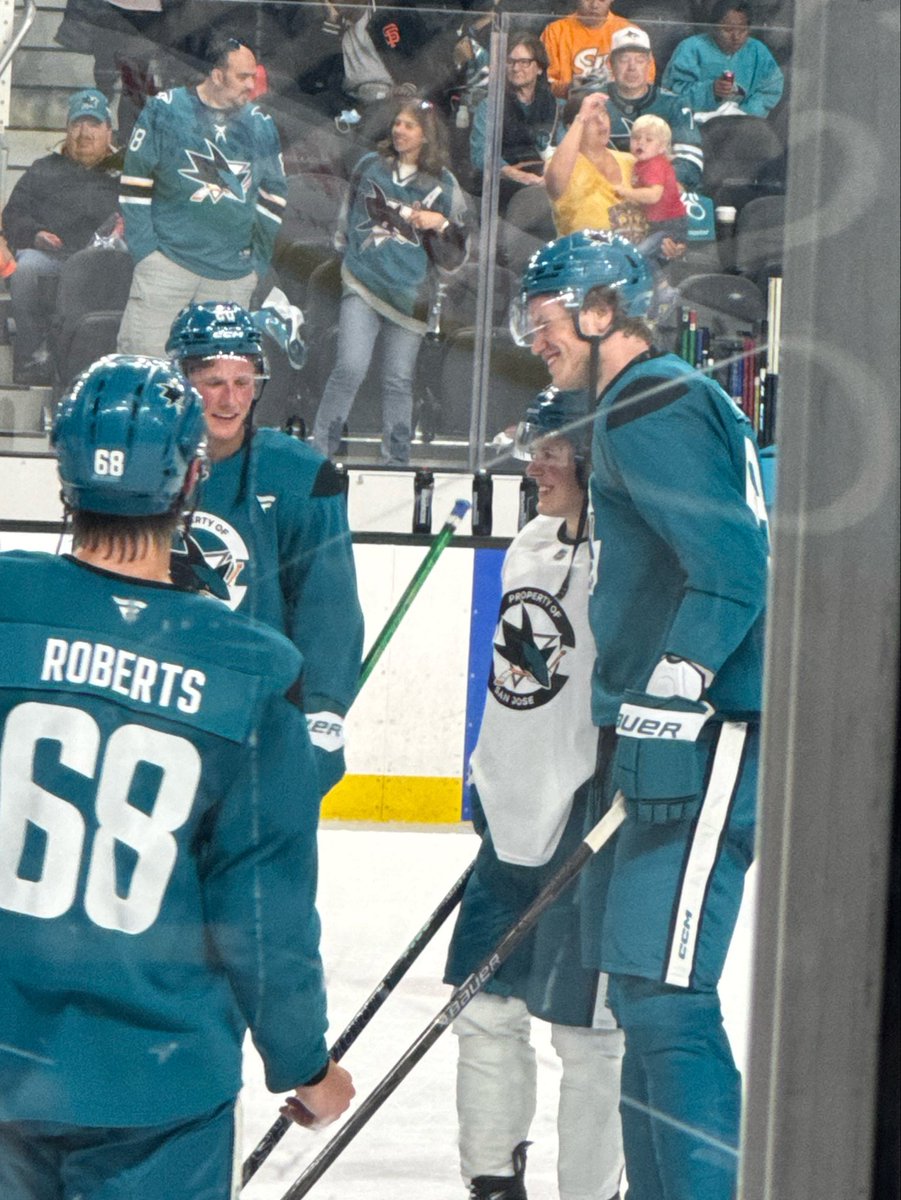 northvancouvers's tweet photo. stenberg and karmanov side by side 😭 https://t.co/bqJjX5aSH2