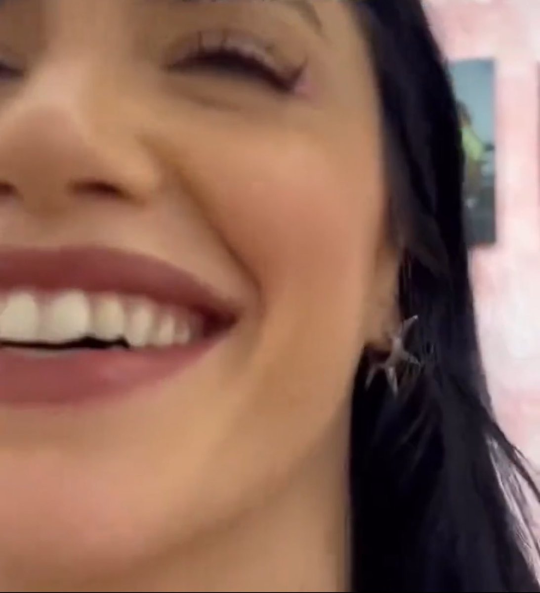 primadonna91_'s tweet photo. la sonrisa y los ojos chinitos por dios es preciosa si te amo más exploto https://t.co/KoFsth5Fuw