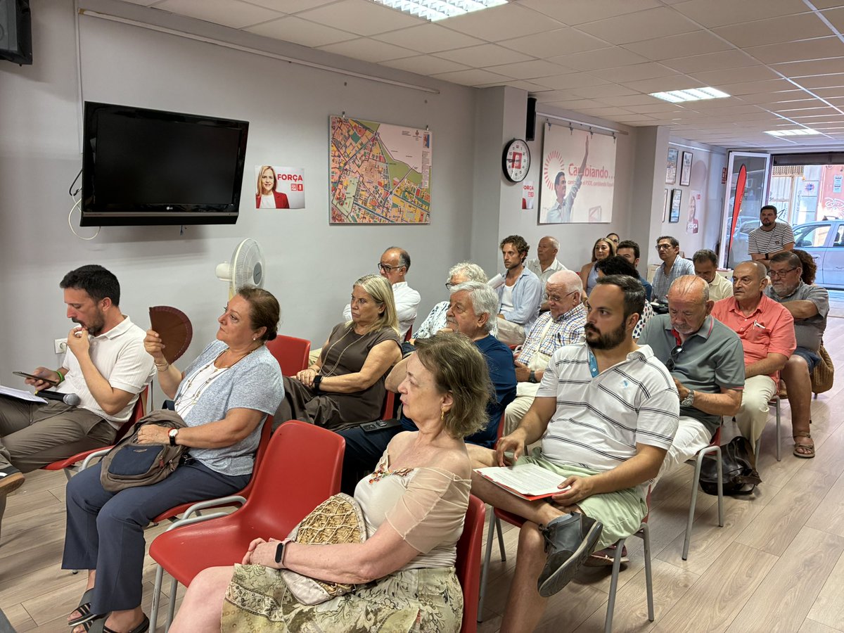 psoeBenimaclet's tweet photo. Hoy hemos celebrado la Asamblea en la que se ha presentado el informe de gestión y elegido a la delegación de la Conferencia Política del PSPV-PSOE en Alicante. Ambas aprobadas por unanimidad. Gracias a todas y todos los participantes. ✊🌹 https://t.co/0XV9VwJjKm