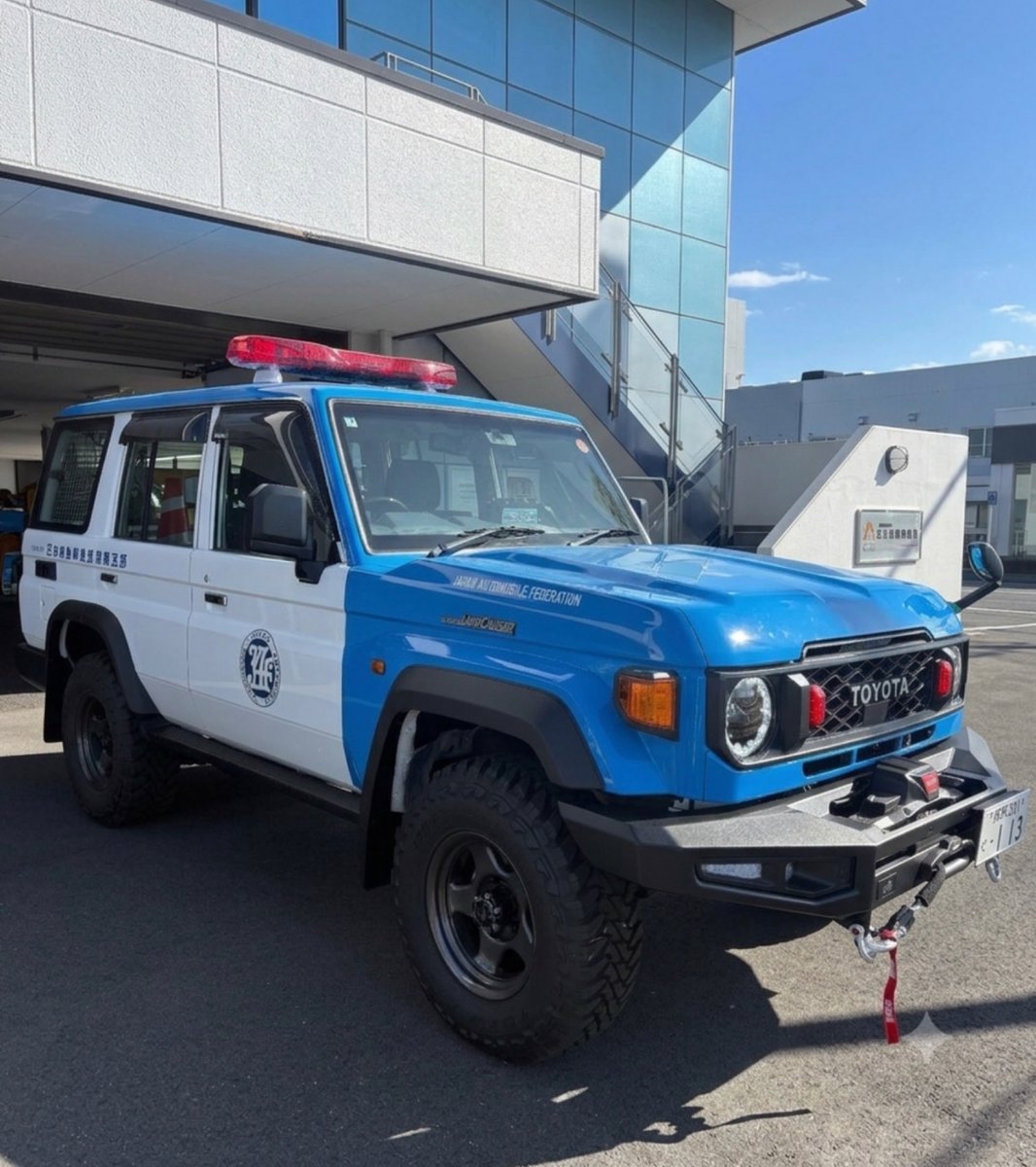 GRJ79K's tweet photo. JAF群馬支部のFJクルーザーはついに用廃かなあ？
後継のランドクルーザー70サービスカーは7月10日（金）から始まる群馬パーツショーで展示されるみたいですよ。

> 群馬パーツショー2026
https://t.co/fyVhwHbJdx

#Toyota #FJCruiser #LandCruiser70 
#JAF #GunmaPartsShow #GPS2026 https://t.co/DD52y1xC9z