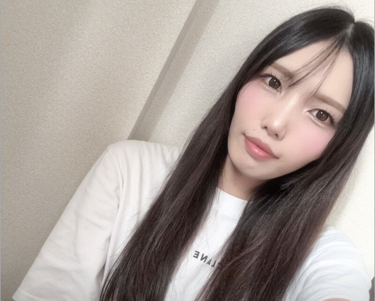 WILYWNKA41's tweet photo. 若干前歯が出っ歯の人でオナしてる人の動画を待ってます。ずっと探してます。たしかお風呂場だった気がします。持ってる方いますか？こんな感じの人です！ https://t.co/0Xc46UiCIt