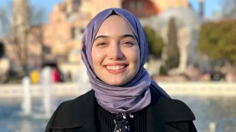 tmuhalefet24's tweet photo. Türkiye Yüzyılı!

Trafikte bir insanın ölümüne neden olan Zehra Kınık gözaltına bile alınmazken, Deniz Göktaş ters kelepçeyle gözaltına alındı. https://t.co/l9oBhz3flp