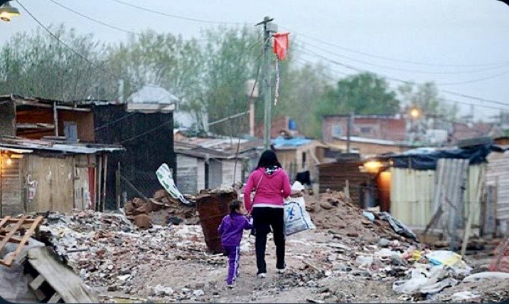 patonares6's tweet photo. @christiansanzok En Argentina política equivale a una gran Ruleta, una mesa de apuestas del largo de calle Rivadavia, donde el hipócrita apuesta a pleno para trepar.
Como la Justicia es Ciega 😡 reina la Impunidad. https://t.co/T5W0oq5OD5