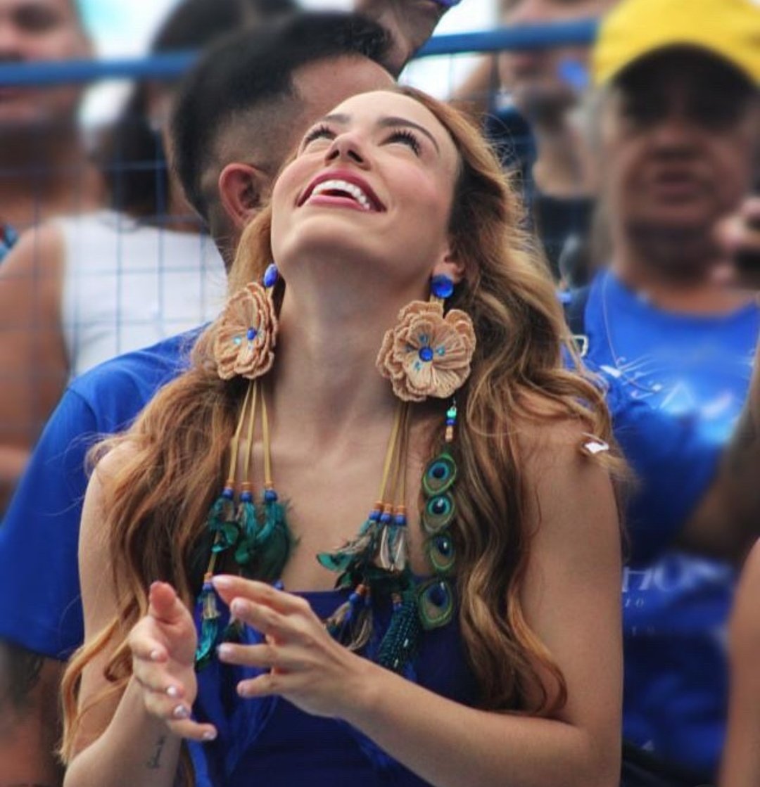 caboclaprosa's tweet photo. ASSIM VENDO AS JUSTIFICATIVAS DA VALENTINA!!! EU TE AMO SINHÁÁÁÁÁÁÁÁ!!! https://t.co/VanJTnu5la