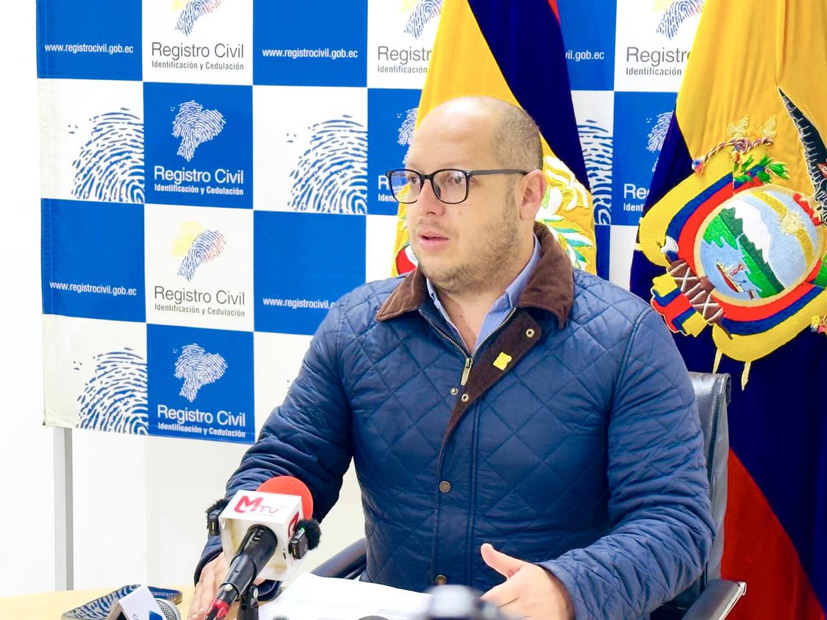 RCivil_Zona7's tweet photo. 📻📺📰 #Entrevista | Para varios medios de comunicación de #Loja, informamos a la ciudadanía:

👉La agencia Loja atiende de lunes a sábado de 08h00 a 17h00.

✅El servicio de cedulación y pasaportes se extiende sin agendamiento de turno, hasta el 31 de diciembre de 2026. https://t.co/F7MEAC11yH