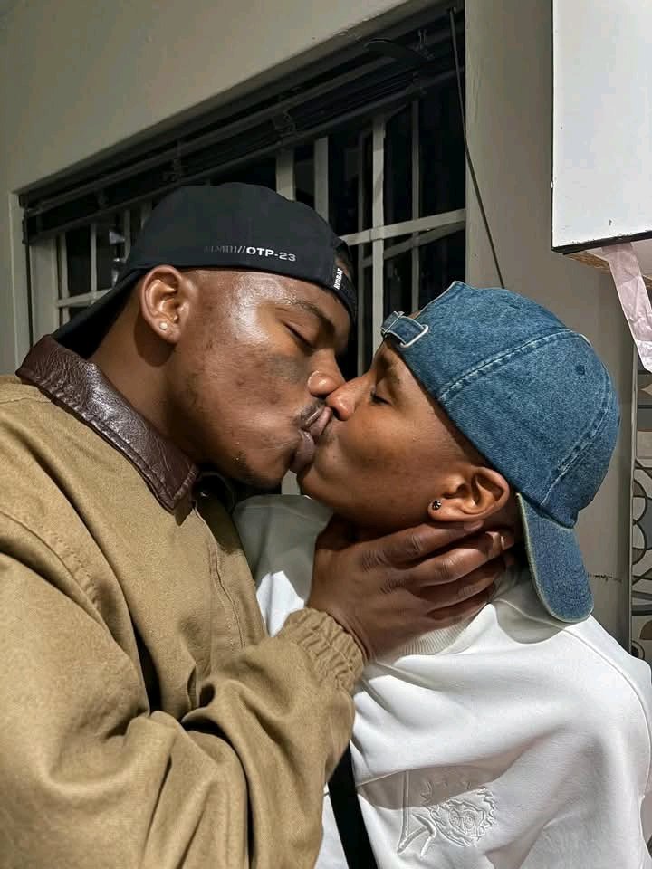 Promzy_33's tweet photo. Love is a terrible thing to hate🏳️‍🌈🏳️‍⚧️❤️ https://t.co/Fad4gTUxgG