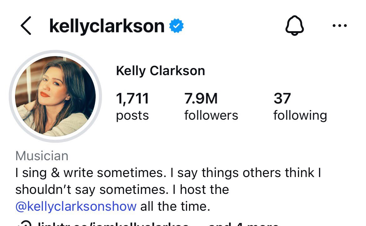 molly tweet media