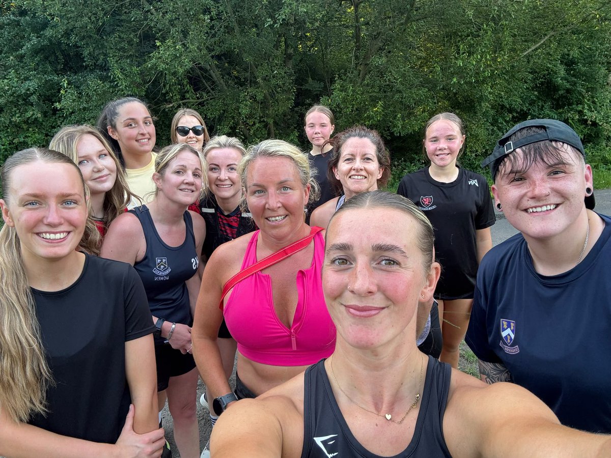 SRFC_Women's tweet photo. RUN CLUB 🏃‍♀️ 

Sirens Run Club off to a great start. Getting ready for the Premiership 💪 

All new players welcome 💙❤️

#myclubmyfamily #letsgosirens https://t.co/GOZ8cwIoGT
