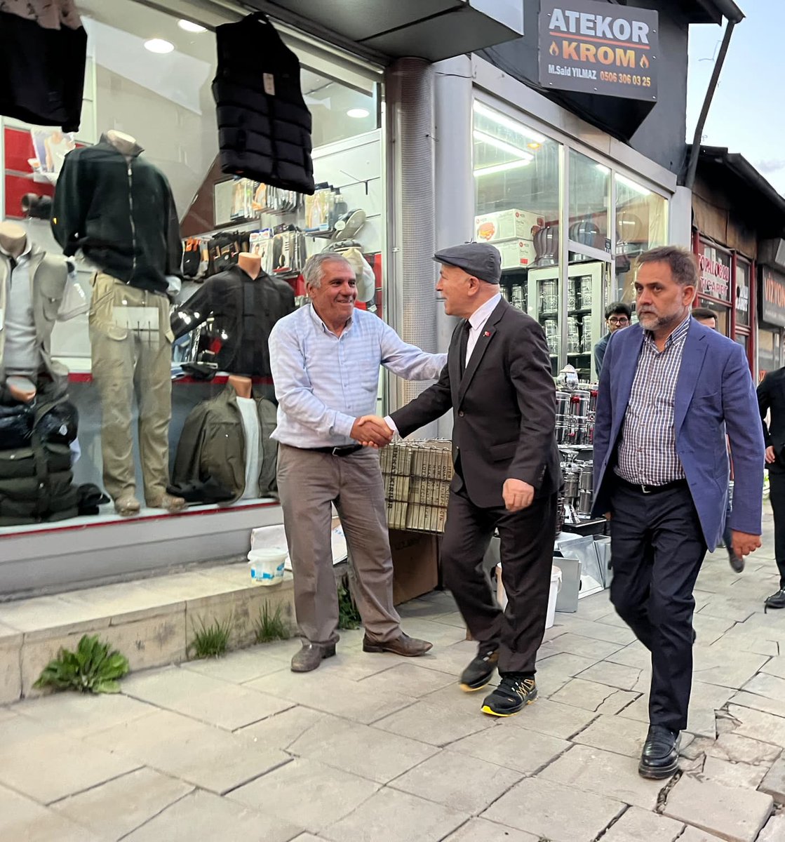 drmahmutucar's tweet photo. Erzurum Büyükşehir Belediye Başkanımız Sayın @mehmetsekmen ile birlikte Habip Baba, Rabia Ana Mahallesi ve Kavaflar'daki esnafımızı ziyaret ederek istişarelerde bulunduk. https://t.co/FFsytNc3Gx