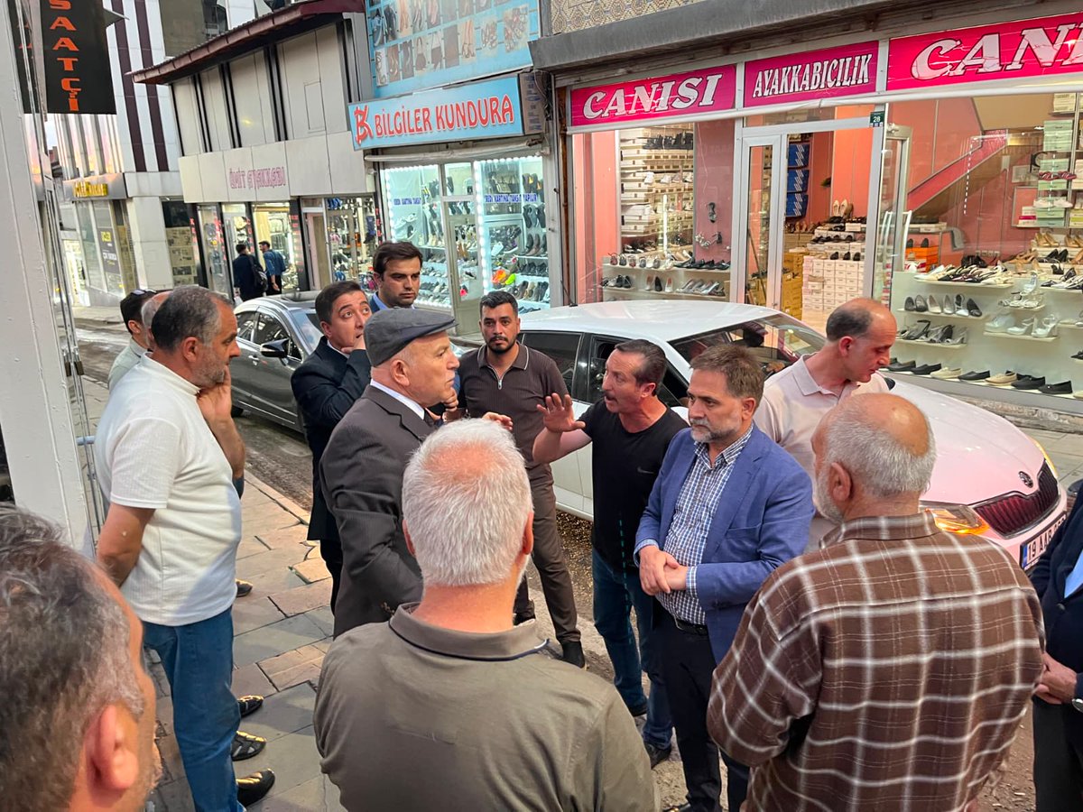 drmahmutucar's tweet photo. Erzurum Büyükşehir Belediye Başkanımız Sayın @mehmetsekmen ile birlikte Habip Baba, Rabia Ana Mahallesi ve Kavaflar'daki esnafımızı ziyaret ederek istişarelerde bulunduk. https://t.co/FFsytNc3Gx