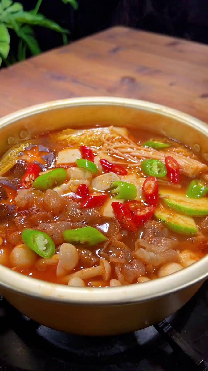 kohaume2's tweet photo. Craving something new Try our homemade kimchi jjigae – spicy Korean stew packed with fermented veggies, soft tofu, and rich umami.  Cozy, bold, and so comforting! https://t.co/vGihs8wRZy