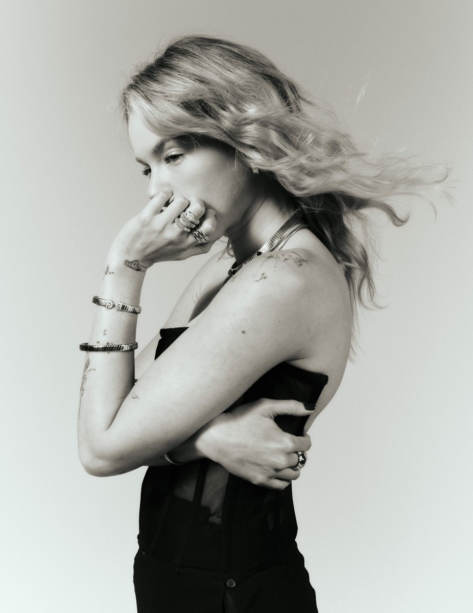 MillyAlcockBR's tweet photo. 📸 Milly Alcock x Flaunt Magazine. https://t.co/YVwS473Y4c