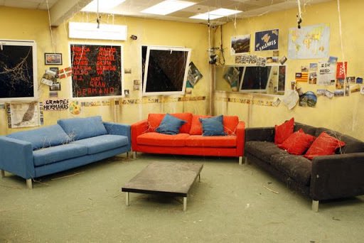 kalvani_gh's tweet photo. He estado pensando ahora que he terminado por segunda vez #GH10, que #GH20 habría tenido muy buena audiencia si hubieran repetido el concepto de la casa 1 y la 10. Habría sido una forma muy bonita de recordar el pasado, mezclándolo con la actualidad y con las generaciones. https://t.co/PLw0A9faoX