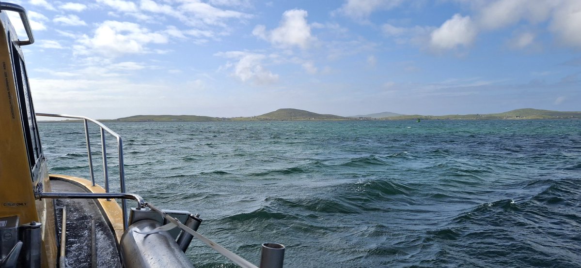 EilidhCarr's tweet photo. A beautiful evening - Berneray in the distance 🌊 #OuterHebrides https://t.co/OyyurF9Nct