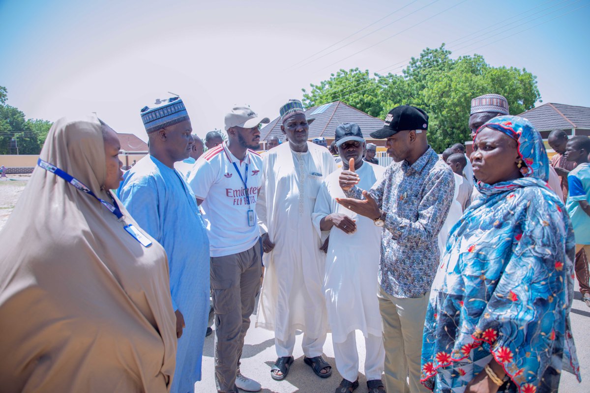 FutureResilien1's tweet photo. Proud to flag off the Cash-for-Work sanitation campaign in Magumeri, Borno! Backed by #NHF @UNOCHA, residents earn daily wages to clear drains &amp; prevent cholera.

The Local Gov Chairman’s presence showed the power of local leadership. True community ownership #FRAD #Partnerships https://t.co/UCUlg35jUx