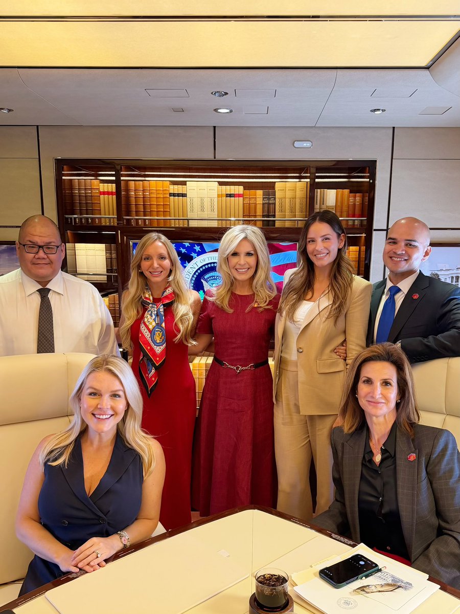 MonicaCrowley's tweet photo. SQUAD 🇺🇸 https://t.co/meNk7t0mZC