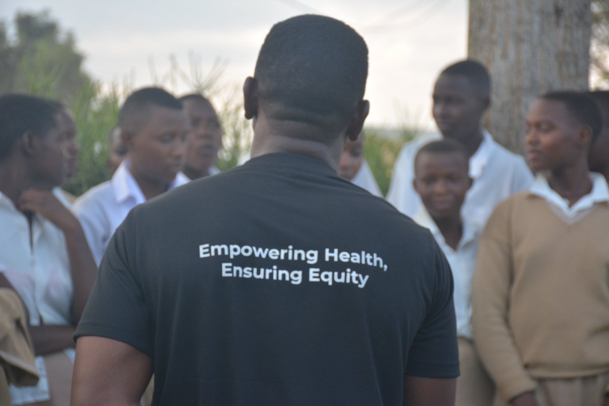 HAYi_Group's tweet photo. At GS Mwendo Secondary School, #HealthEmpower under the HAYi VIVA Program engaged high school students in interactive health education sessions, equipping them with practical knowledge to make informed decisions and contribute to healthier schools and communities. #TuriHAYi https://t.co/ZE3N8IqJ9S