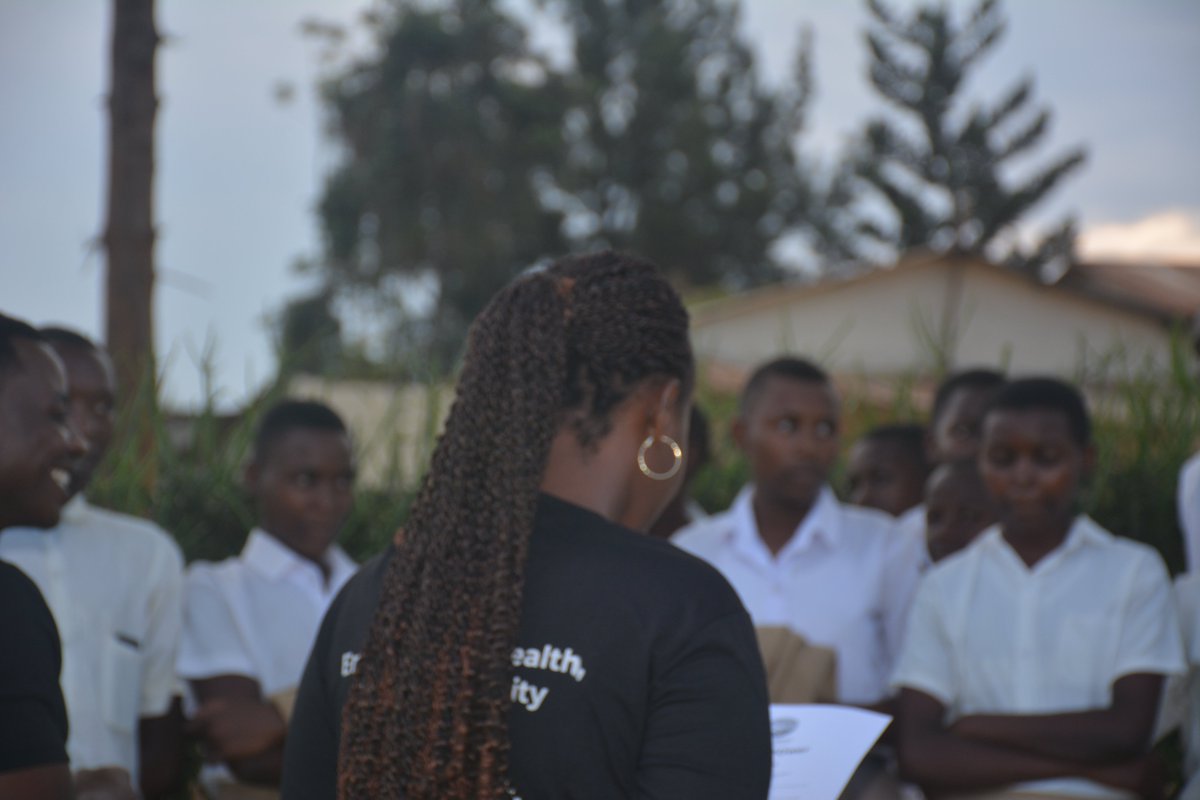 HAYi_Group's tweet photo. At GS Mwendo Secondary School, #HealthEmpower under the HAYi VIVA Program engaged high school students in interactive health education sessions, equipping them with practical knowledge to make informed decisions and contribute to healthier schools and communities. #TuriHAYi https://t.co/ZE3N8IqJ9S