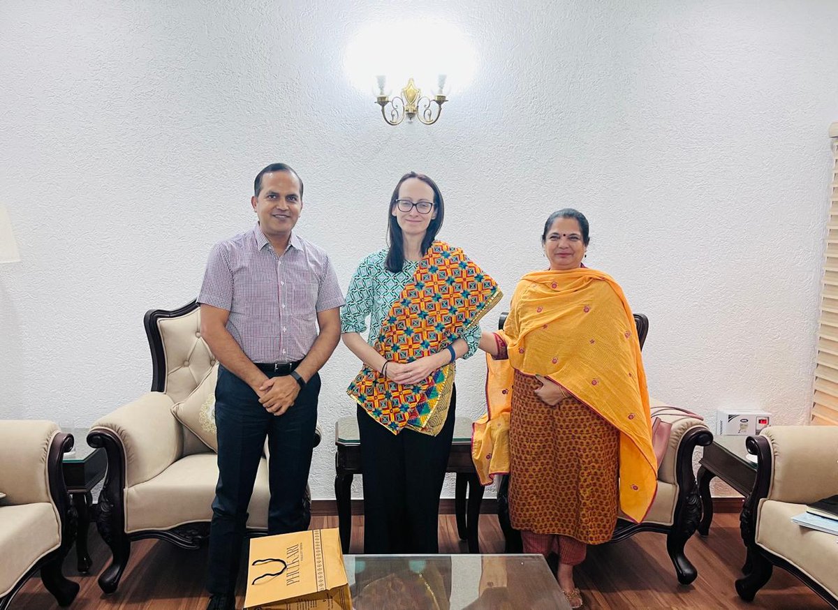 deccPunjab's tweet photo. Fruitful deliberations held by Team @PbGovtIndia led by Mr. K.K. Yadav, IAS, Secy, Env. with Team @UKinChandigarh on advancing collaboration in #ClimateChange through #GreenInfrastructure #HeatMitigation &amp; #ClimateFinance initiatives to  strengthen #Punjab’s journey for #NetZero. https://t.co/eOUprApNSC